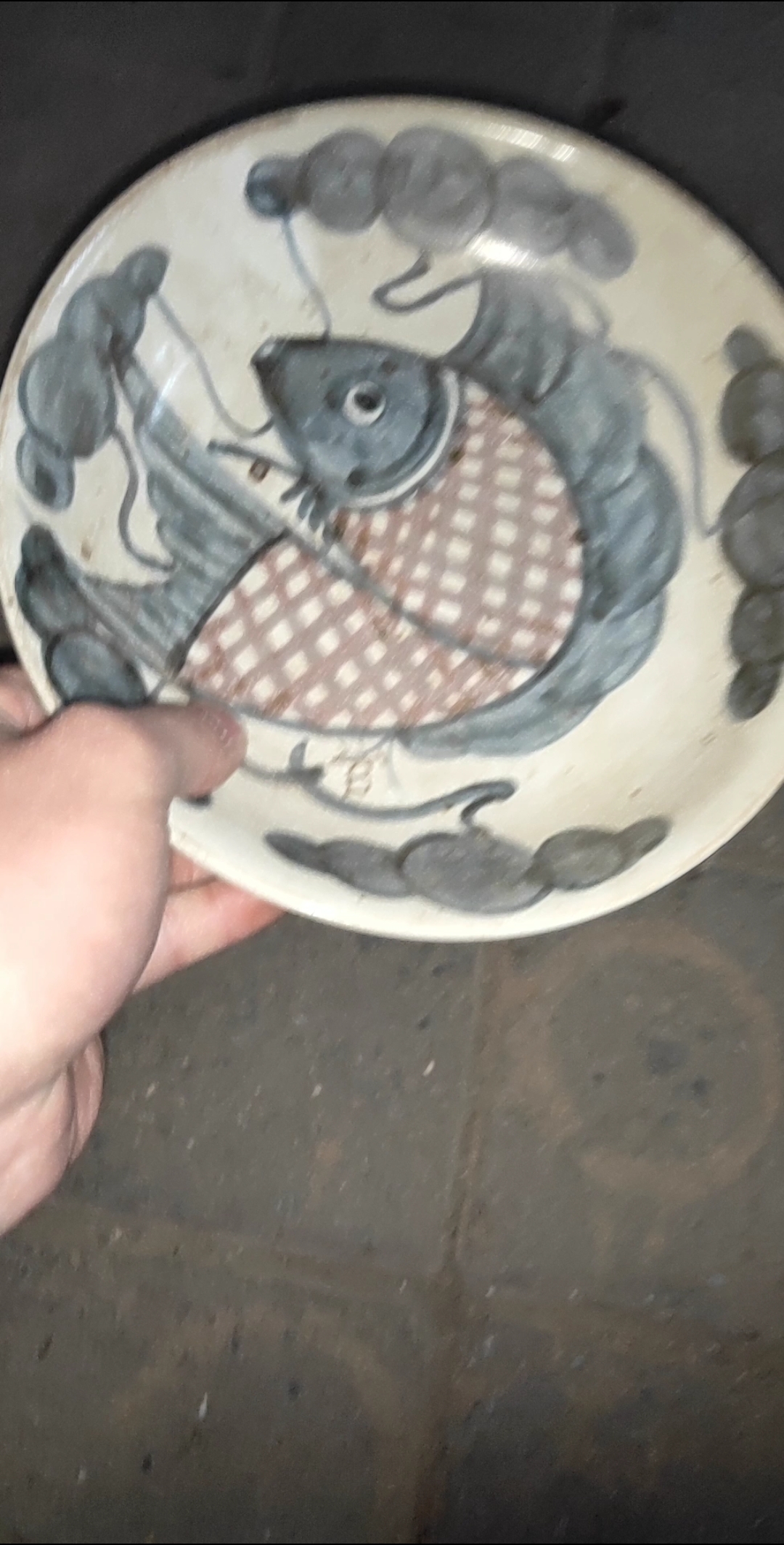 青花手绘年年有鱼吃……