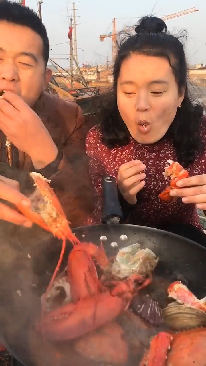 渔哥渔嫂吃一斤一个的龙虾尾