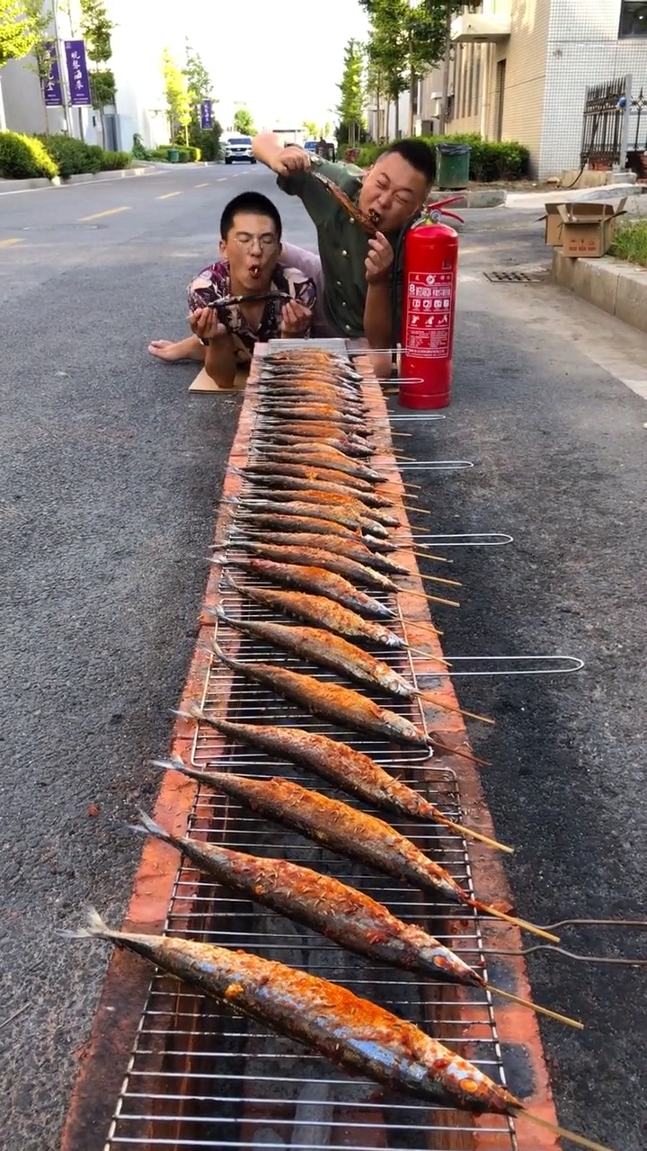 碳烤秋刀鱼