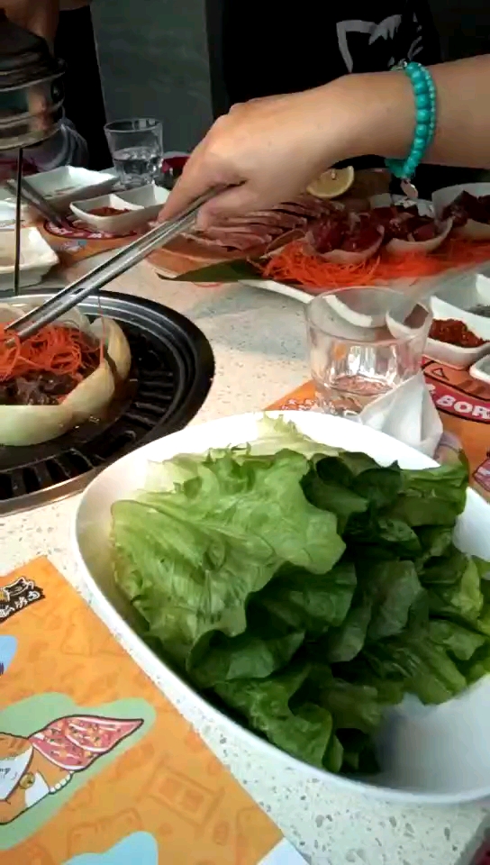 好了,一起吃猫抓烤肉