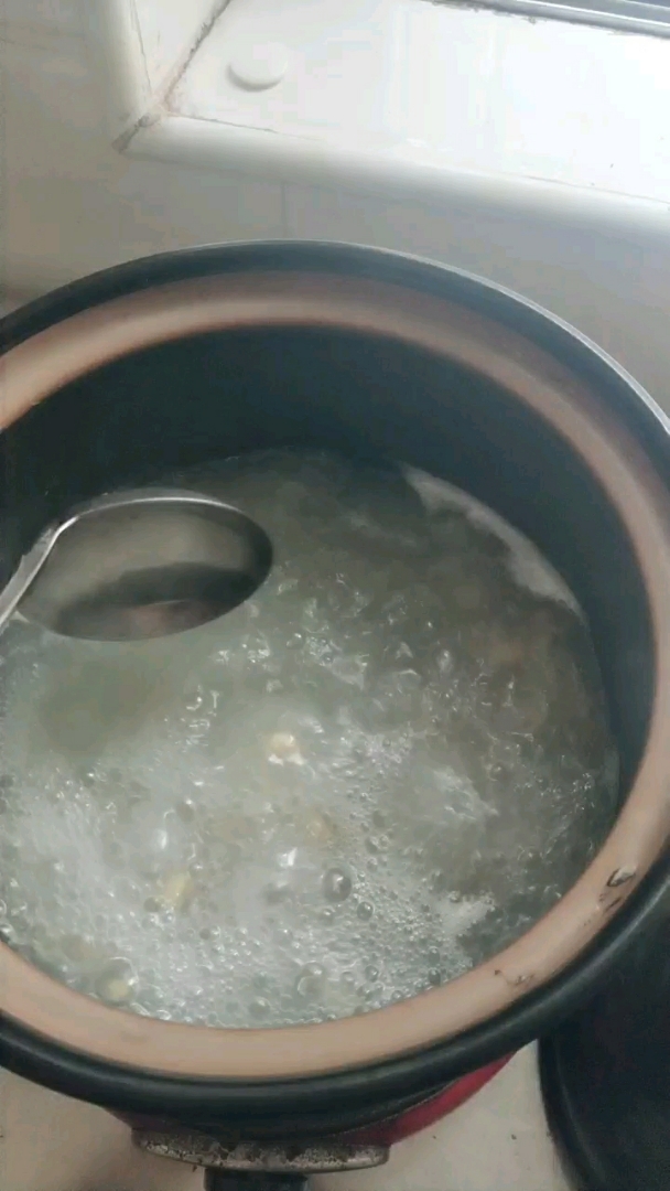 牛骨黄豆汤…