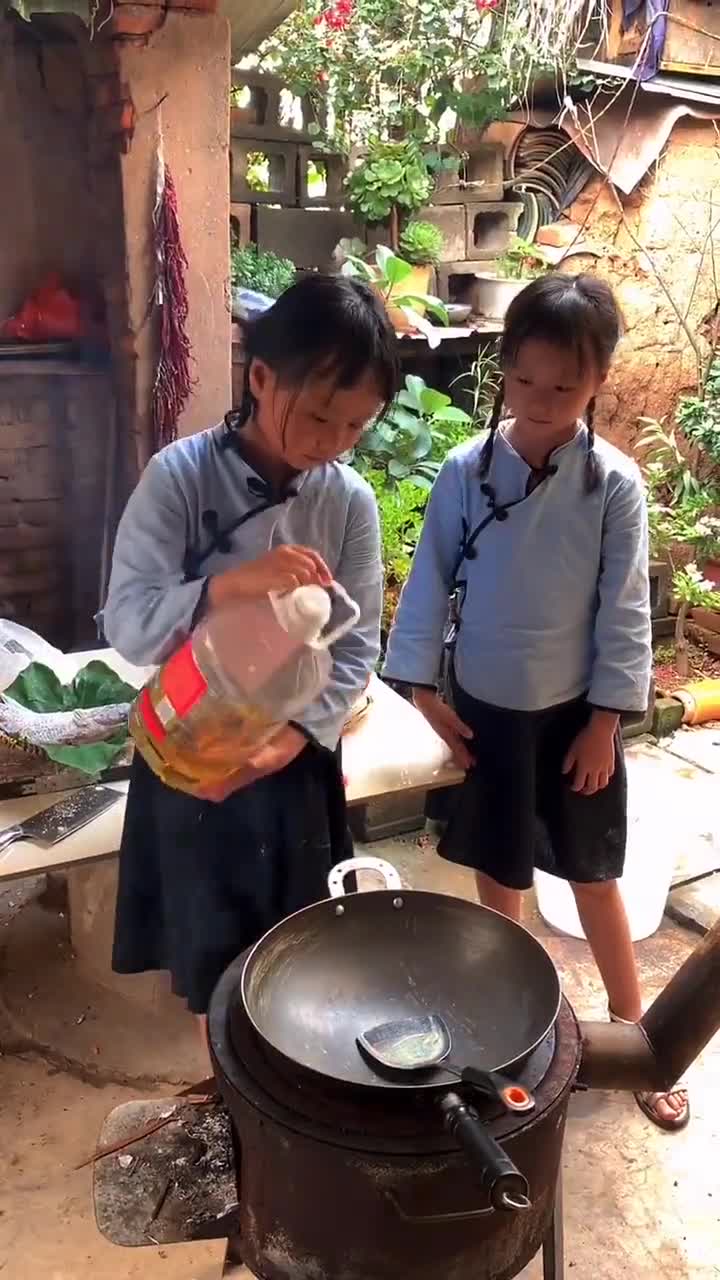 傣族菜,这道菜最重要的就是那个柠檬沾水,这样做真的特别好吃