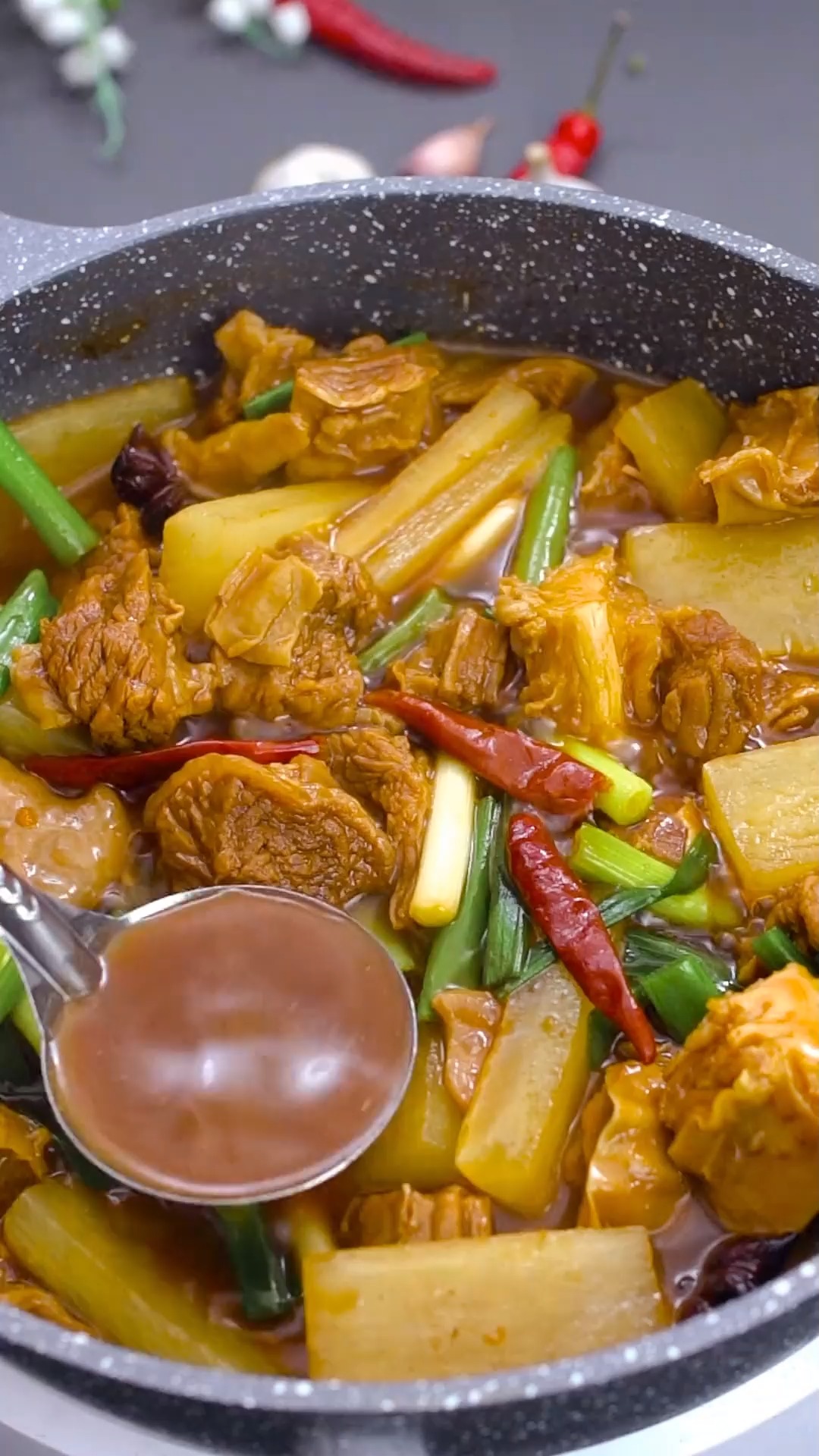 黄焖牛肉炖萝卜想要好吃,你就像我这样做,软烂入味好吃又下饭#遇见懂你的心动好味。