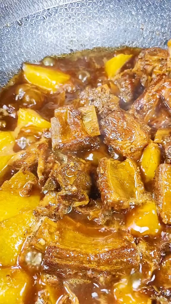 #美食#红烧排骨 ,炖土豆最好吃的做法