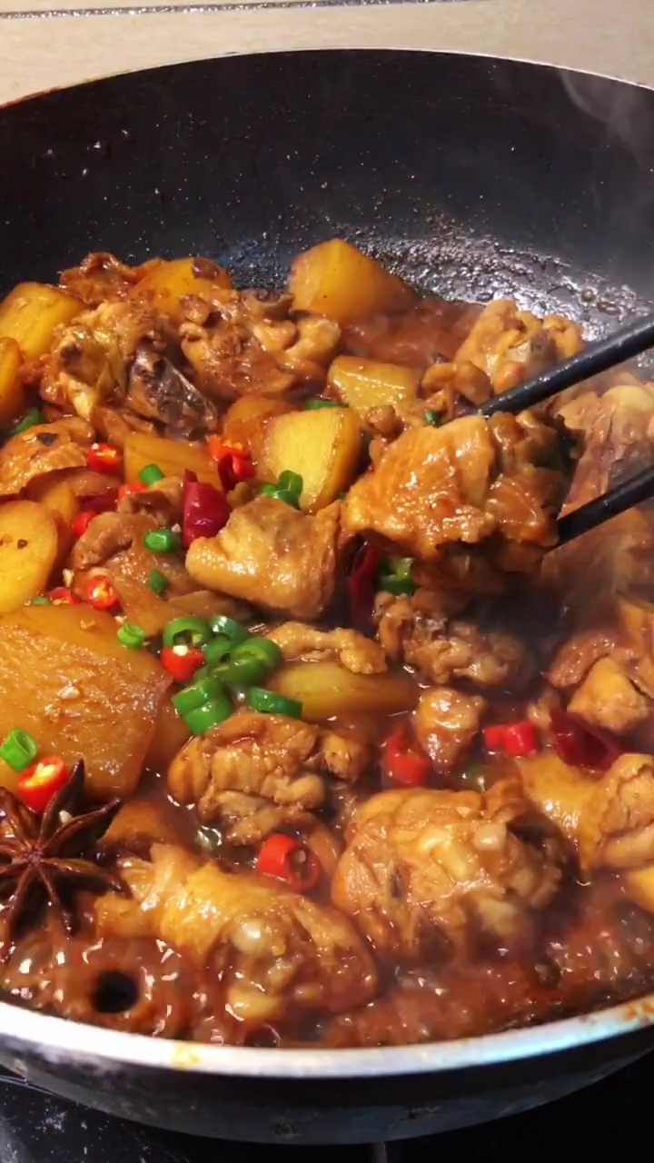 鸡腿炖土豆的家常做法