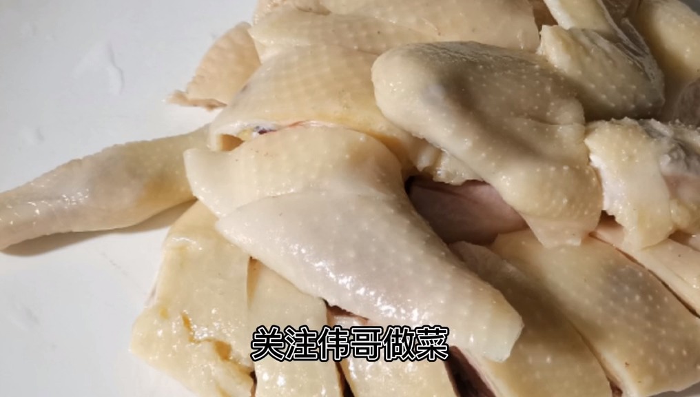#美食#做白切鸡很多人会做,摆盆不一定都会,厨师长教你从头做到尾!