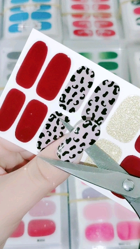 #美甲可以这样做#一撕一贴一打磨即可轻松做美甲,安全环保不伤指甲,孕妇小孩都可以用的呦