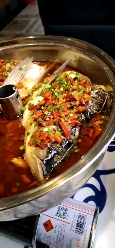 今天晚饭剁椒鱼头 