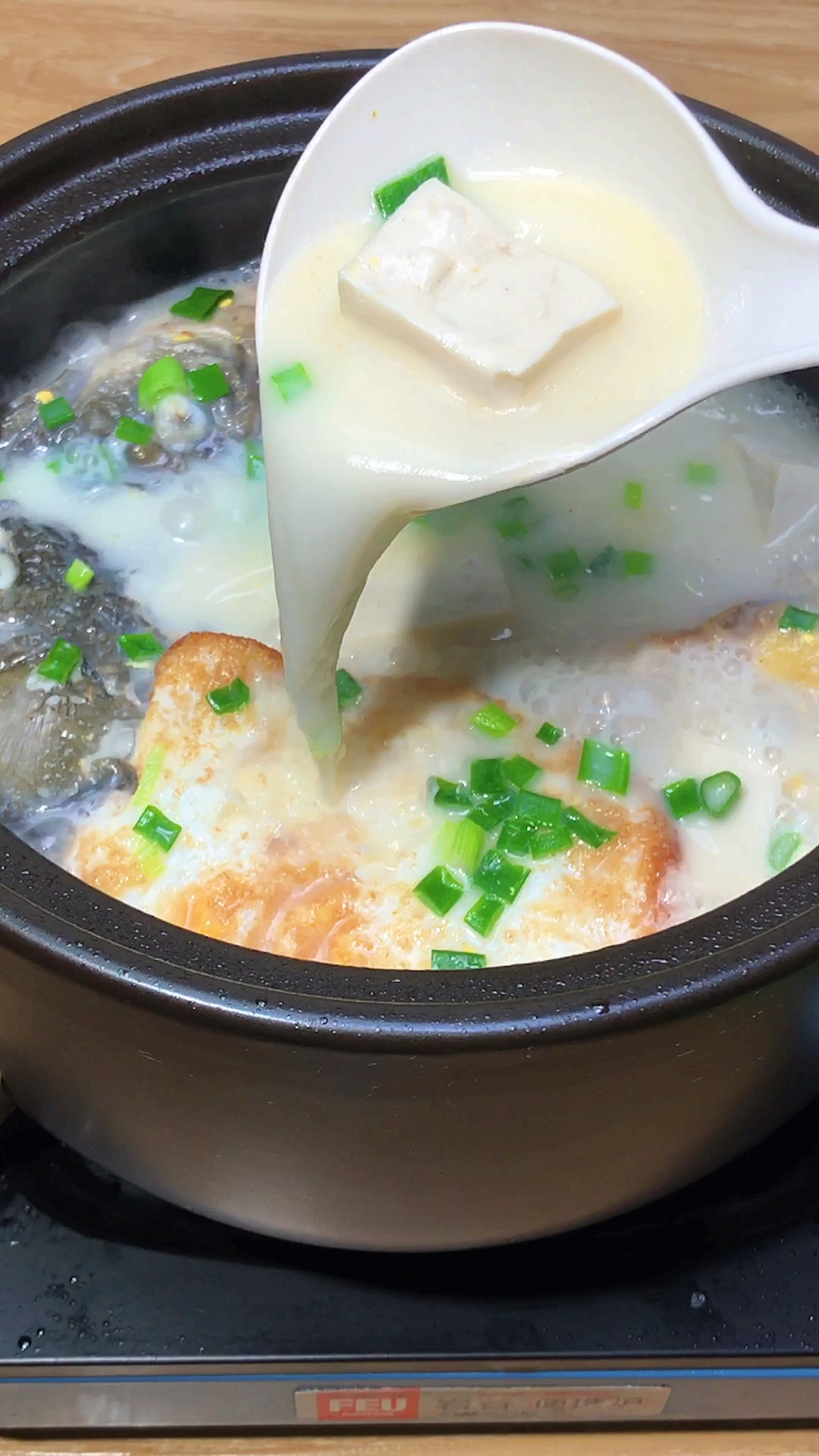 鱼头没有啥肉,这样炖汤奶白奶白很好喝