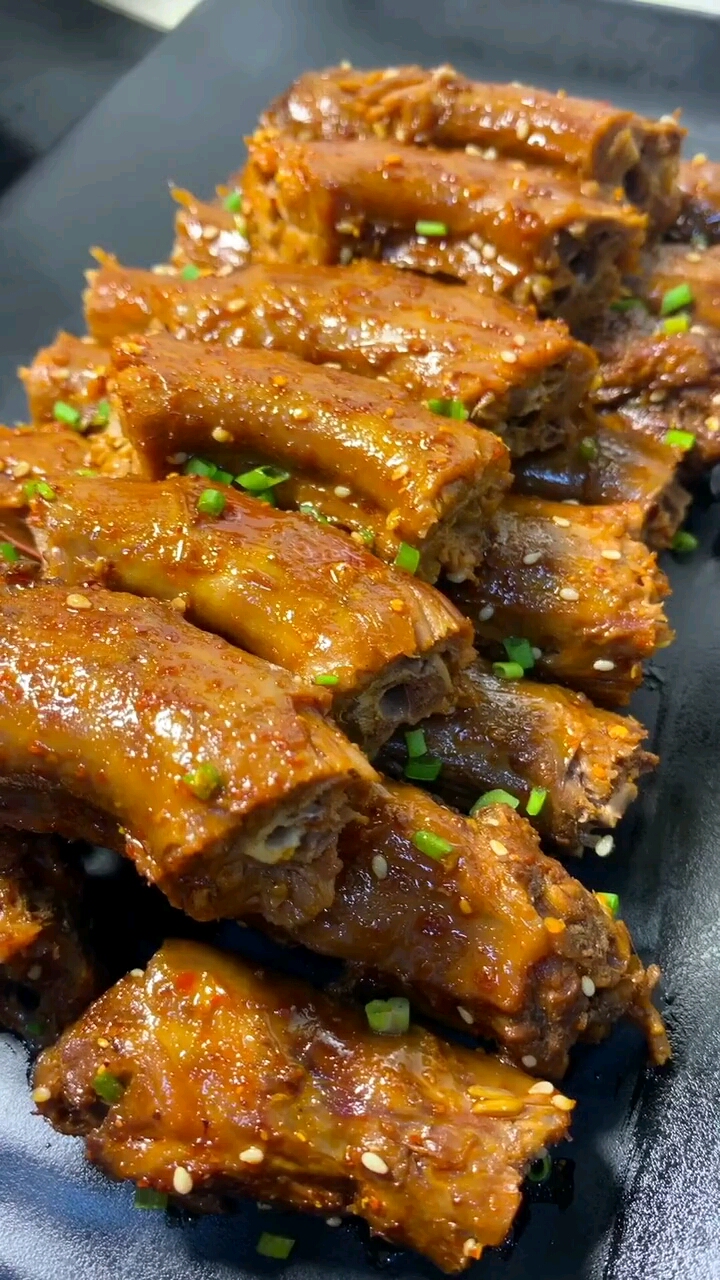 麻辣鸭脖的家常做法,鲜香美味,男神女神都爱吃
