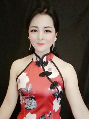今生与你相随是缘分的唯美,彼此相恋的感觉,醉透的心蕾。。蝶恋花,花恋蝶。形影相随。