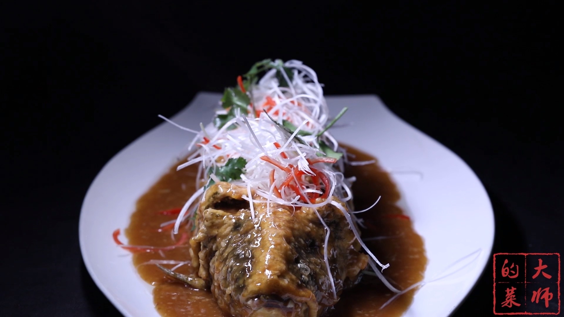 #美食#糖醋脆皮鱼是四川地区传统名菜，此菜为糖醋味型，色彩美观，皮酥脆，肉细嫩，鲜香醇厚