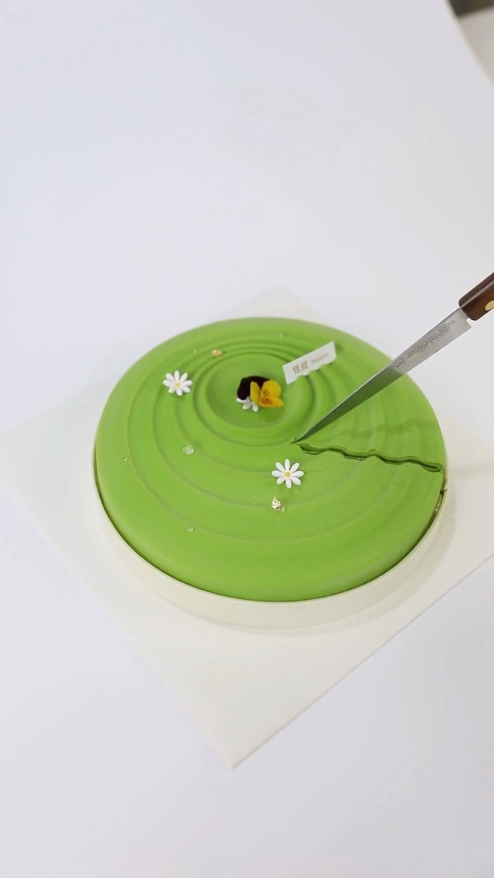 #食神大PK#法式抹茶玫瑰,抹茶系慕斯生日蛋糕