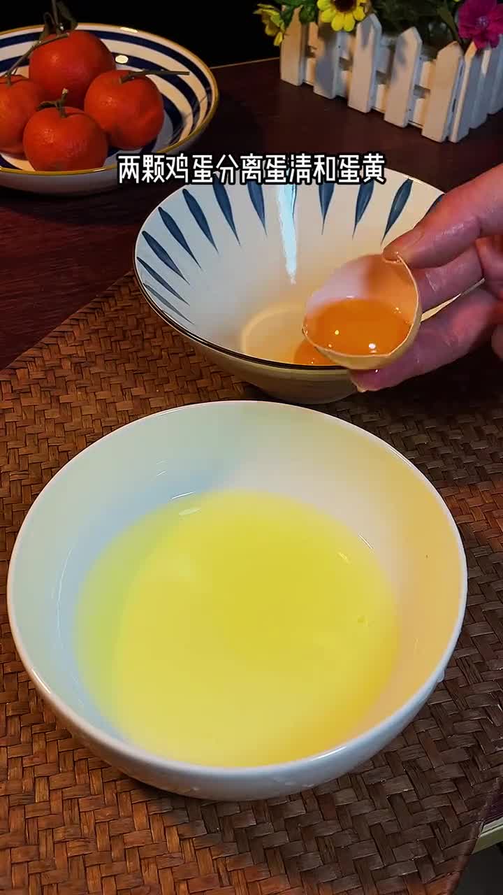 今天安排特别适合小月龄宝宝吃的舒芙蕾蛋糕,蓬松香甜,做法简单,新手宝妈零失败