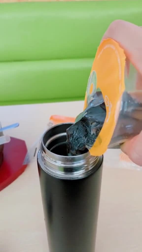 全靠奶茶续命老师杯子里装的什么