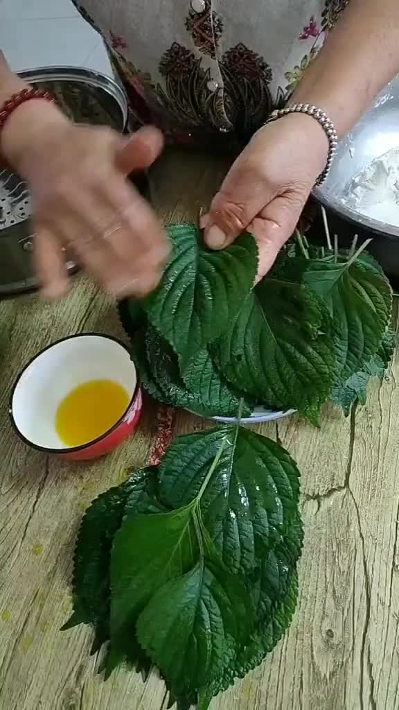 这就是苏子叶,韩式烤肉一般都用它卷肉吃
