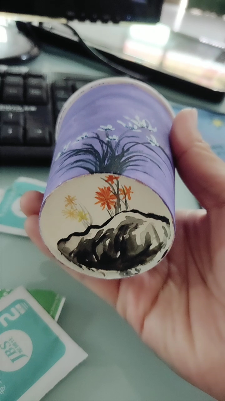 纸杯做画  努力做的最好