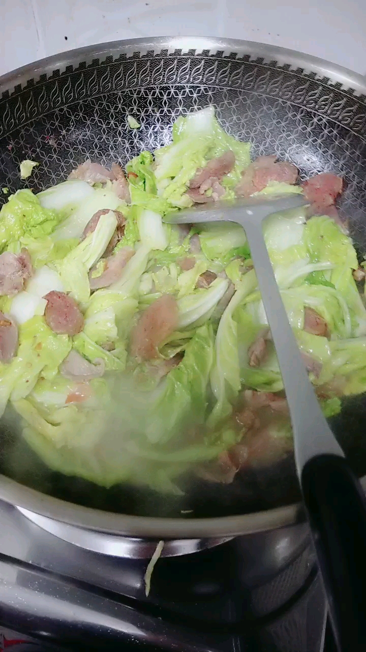 腊肉香肠炒白菜