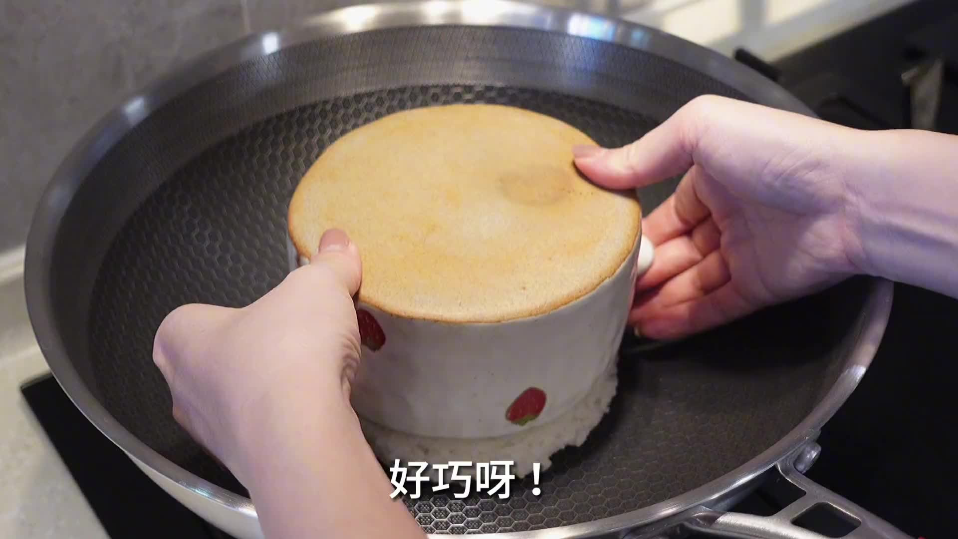 下班啦,晚餐做了最近很火的黄油肥牛炒饭,真的巨好吃