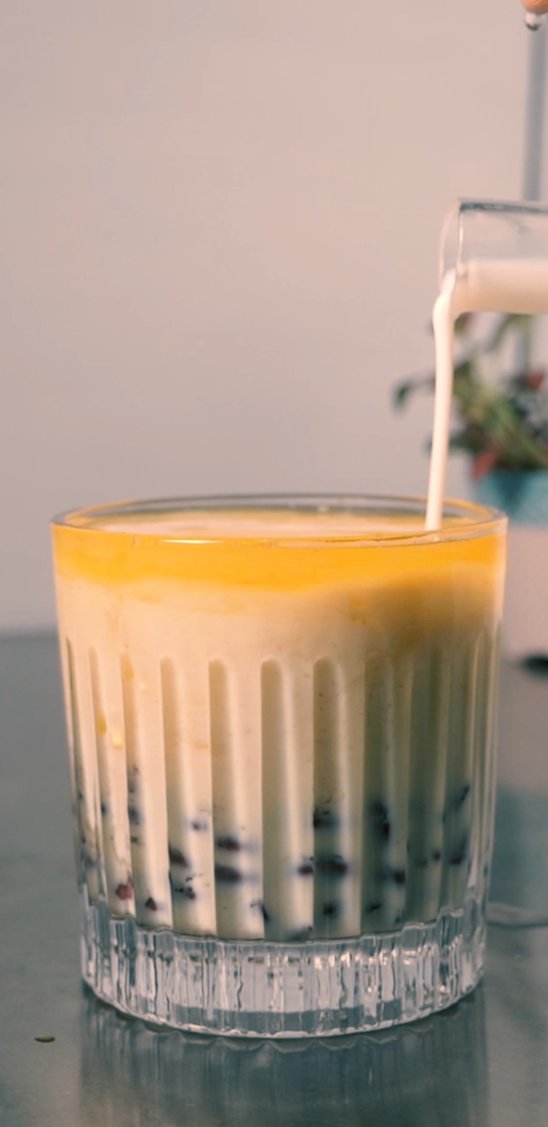 #我的秘密食谱#做一杯喝了不会胖的奶茶,红豆薏米奶茶