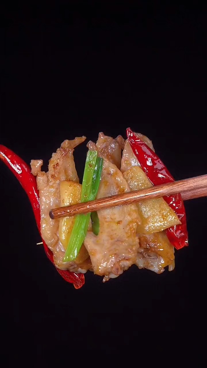 香辣鸡翅的详细做法,好吃又下饭!# 鸡翅 # 家常菜