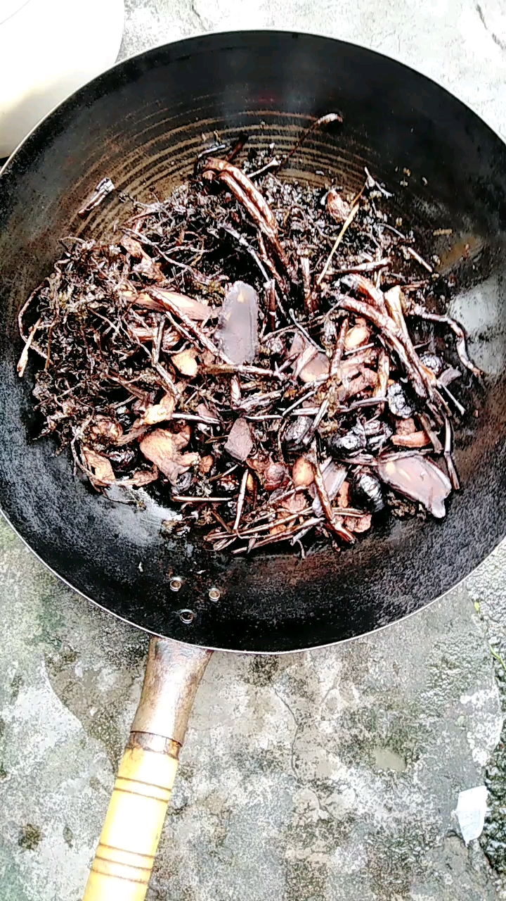 第一次炒菜变成了火炭