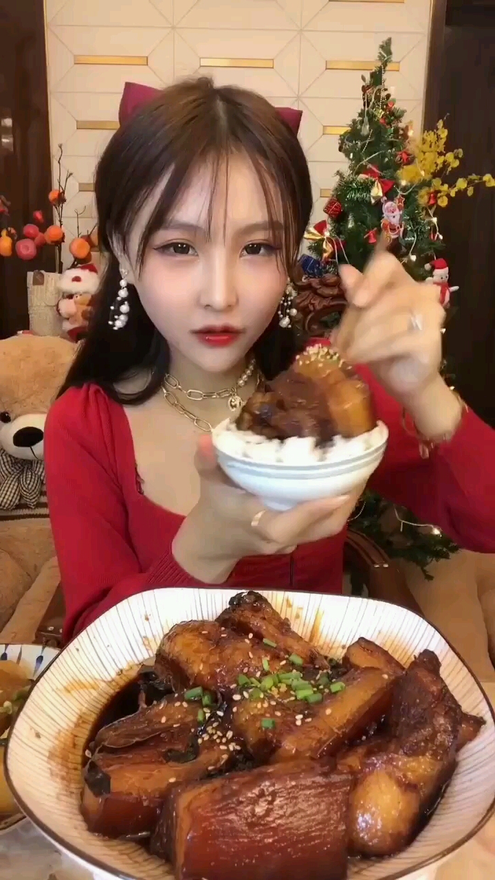 超大块东坡肉配饭果然最简单也最好吃