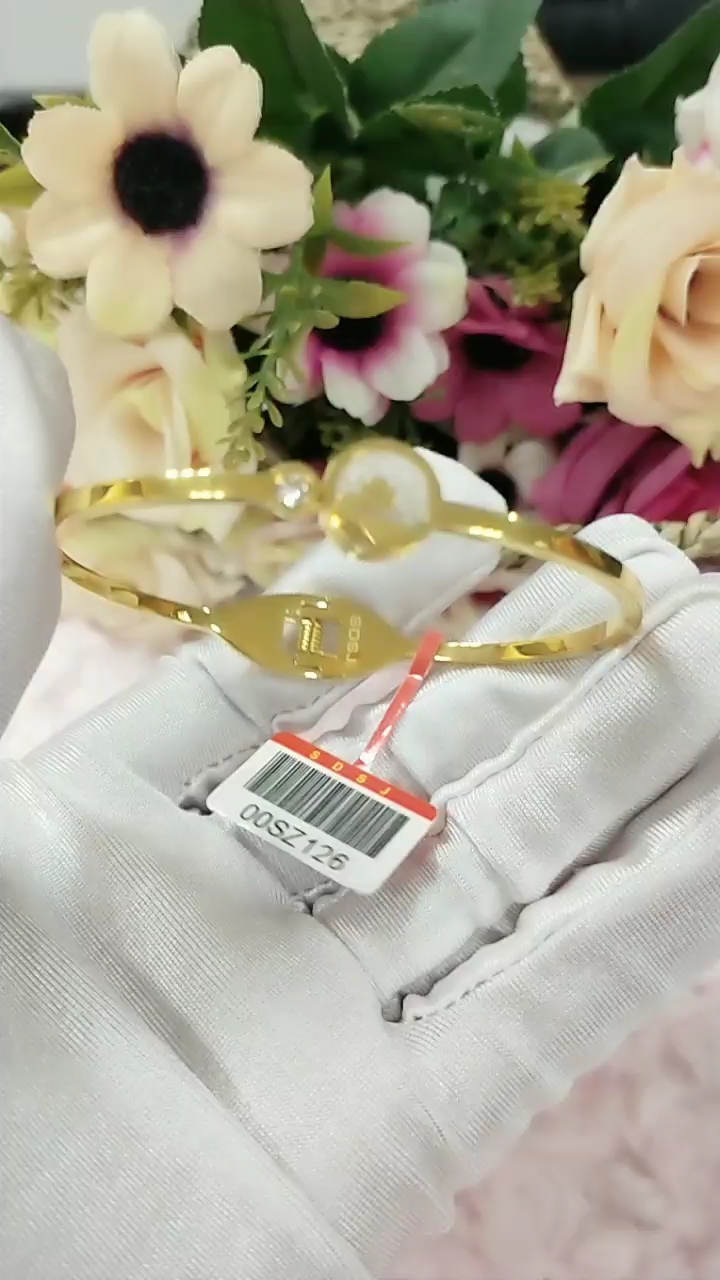 精致款小天鹅手镯