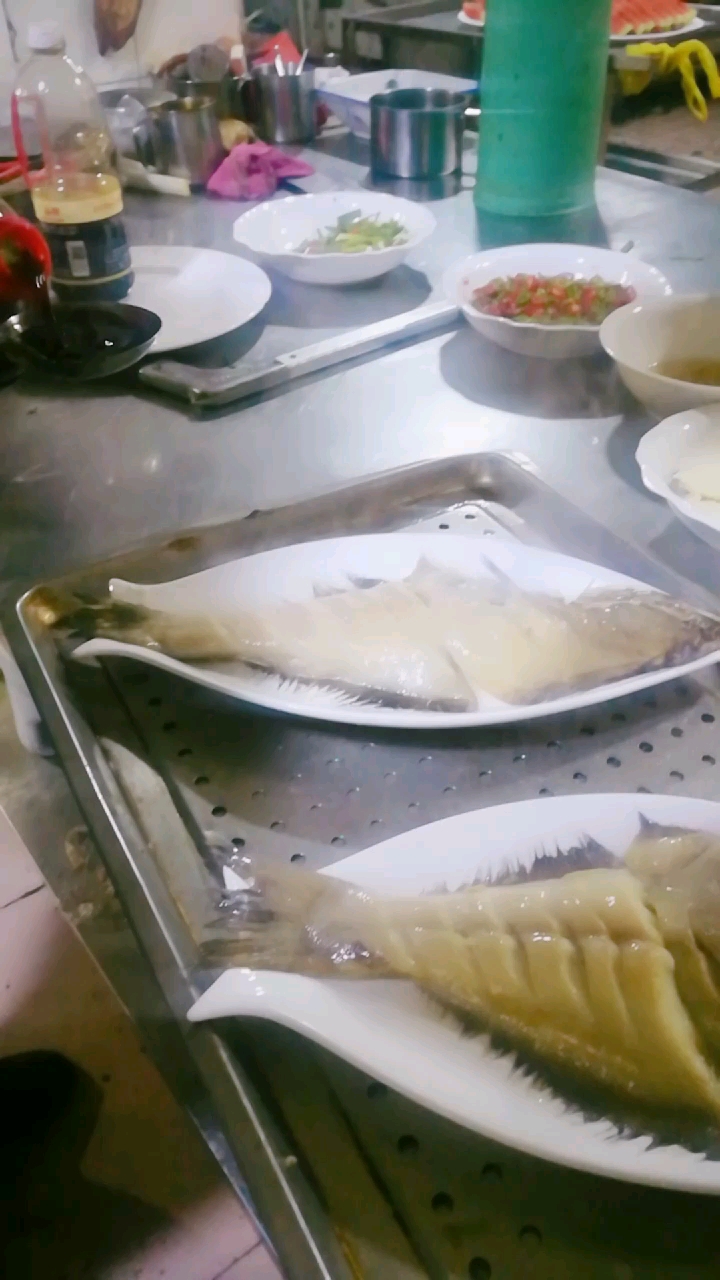上菜鲽鱼