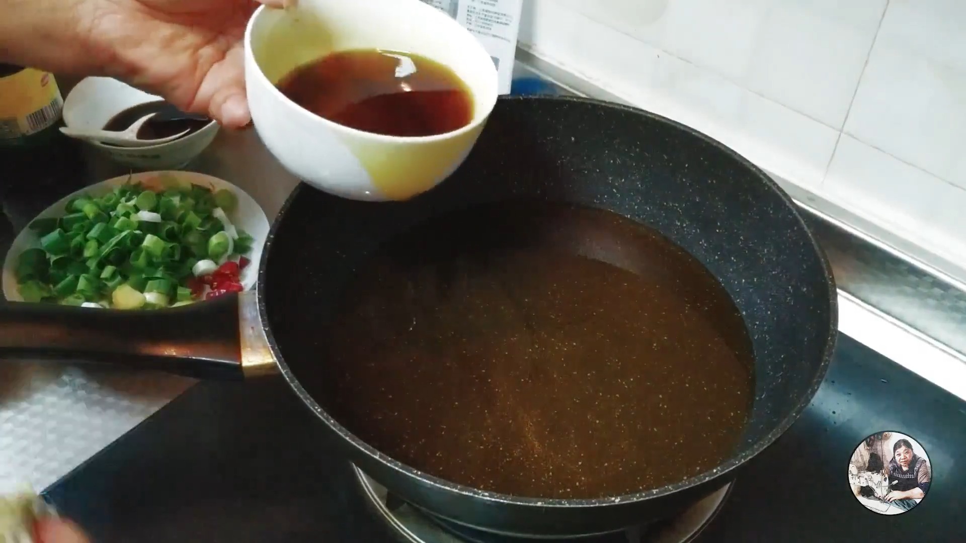 #家常菜#红烧鳊鱼的做法和步骤窍门,红烧鳊鱼教学视频,红烧鳊鱼怎么做不掉皮不粘锅,红烧鳊鱼