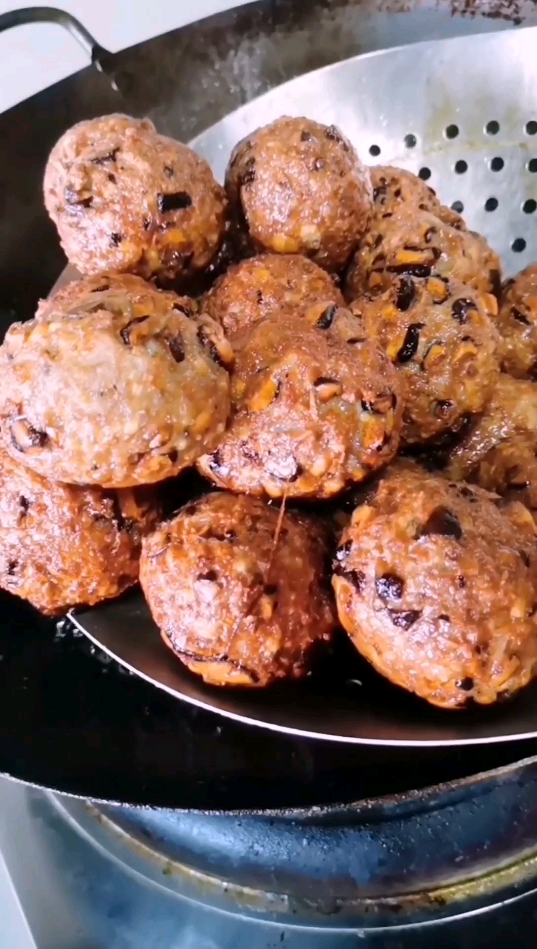 #美食#油炸狮子头,在家就能学会的