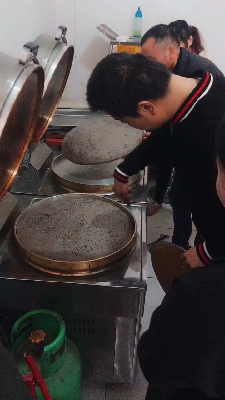 黑香米烤饼学员制作