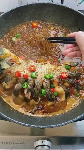 家常酸菜粉丝鱼