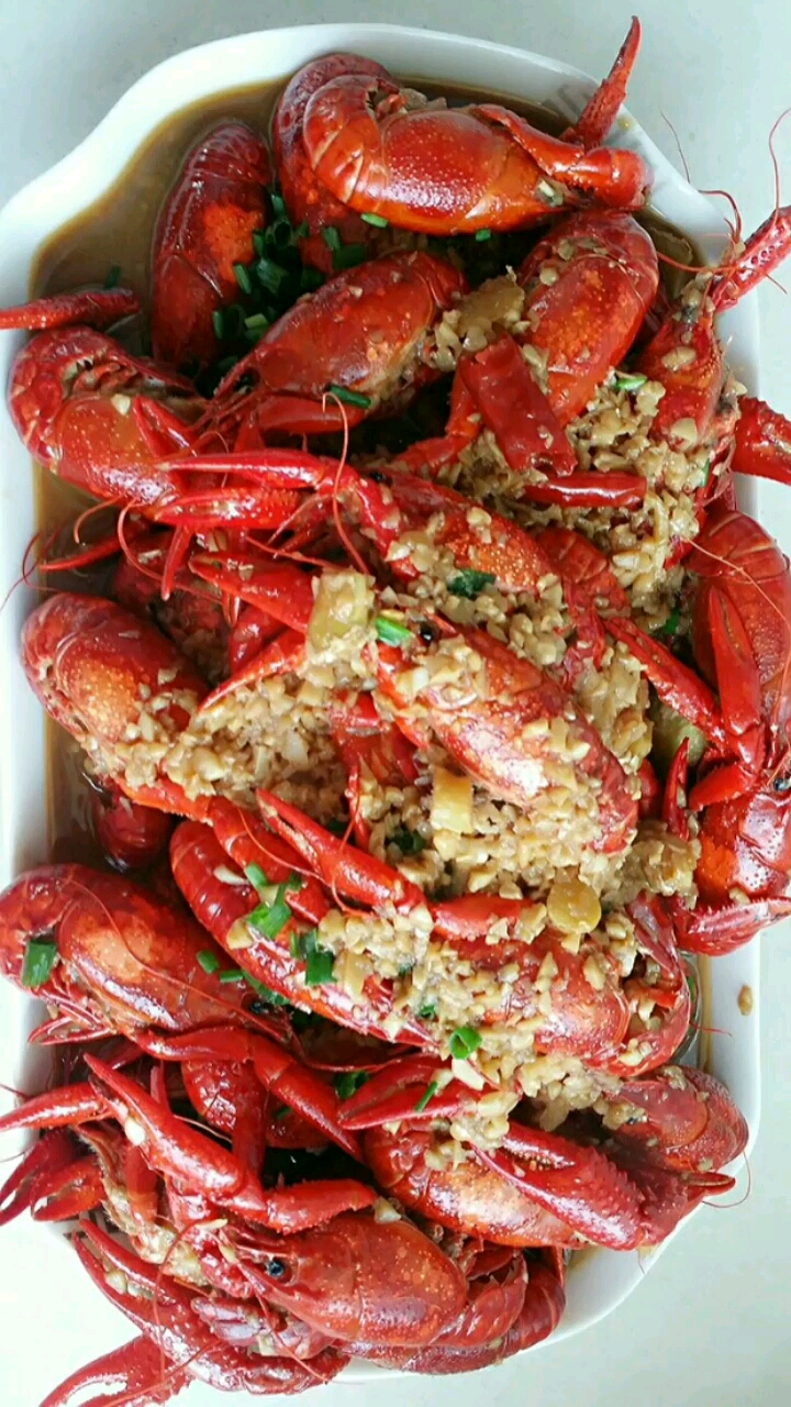 婆婆给我做的第6道美食蒜蓉小龙虾