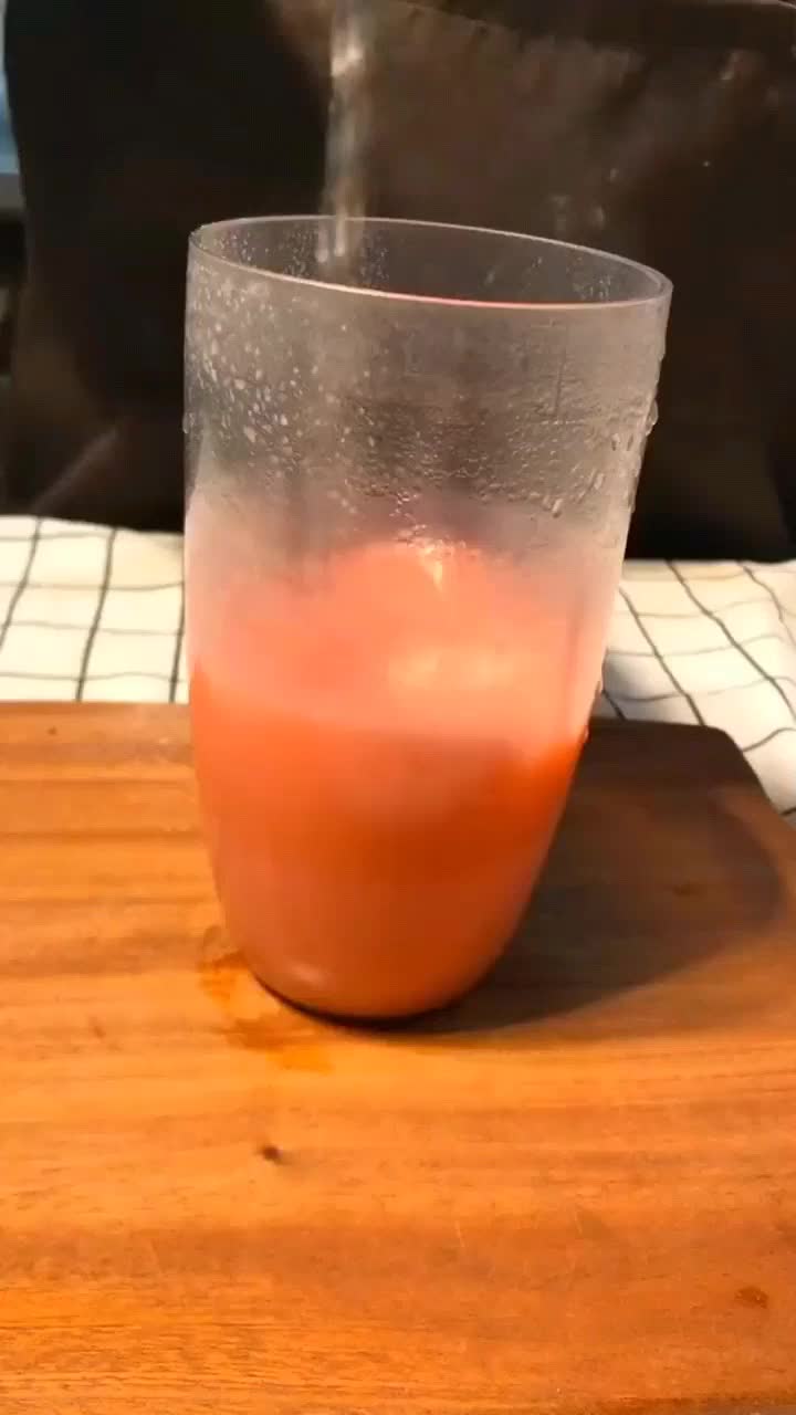 现在喝个奶茶都要虐单身狗,二合一奶茶杯,情侣专用!