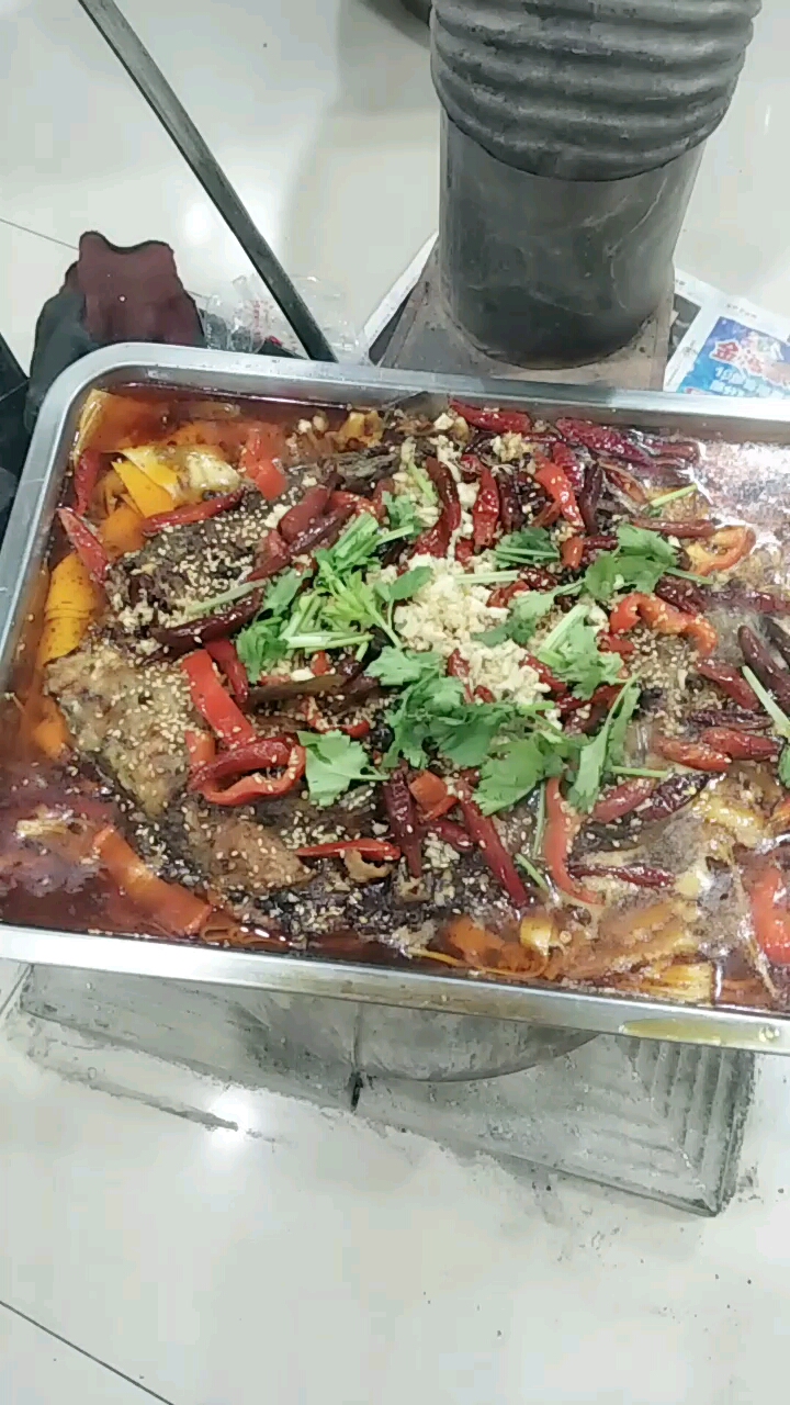 东北用炉子烤鱼