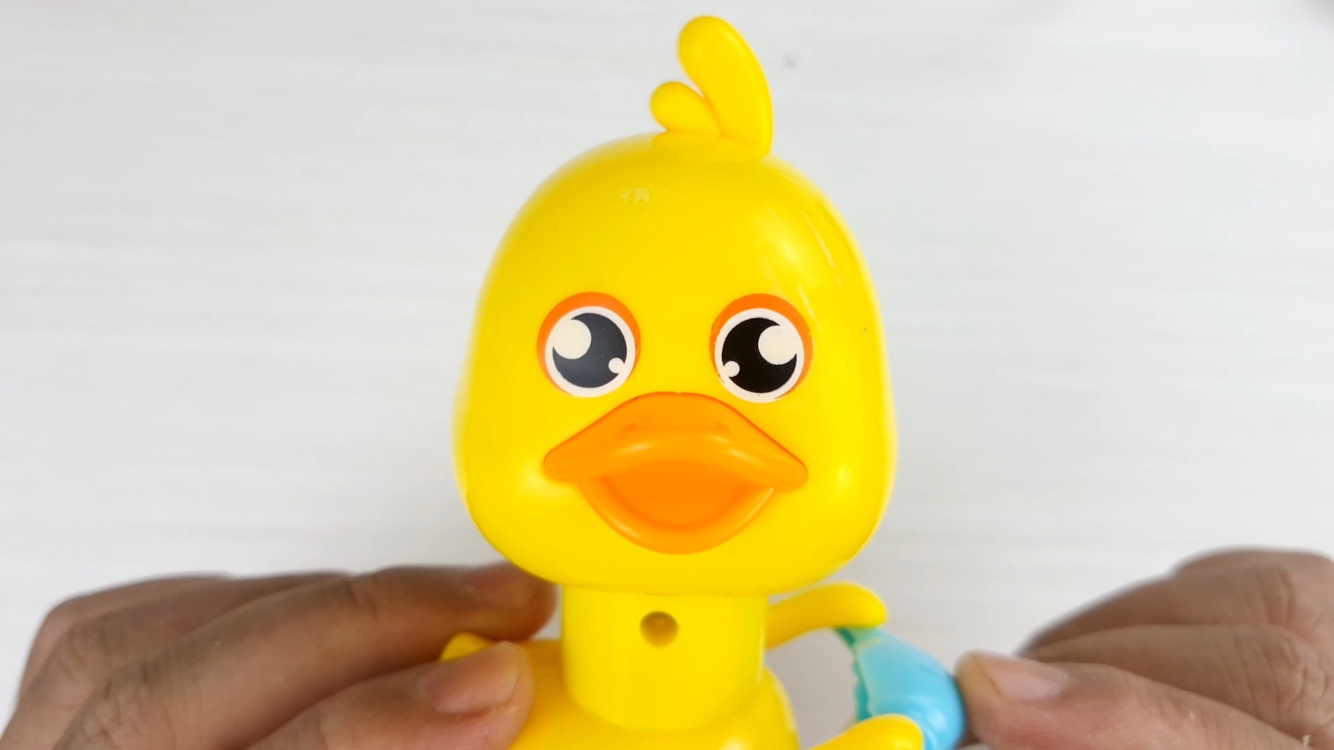 拆解网红玩具小黄鸭,看看它是如何跑起来的,明白其中的机械原理