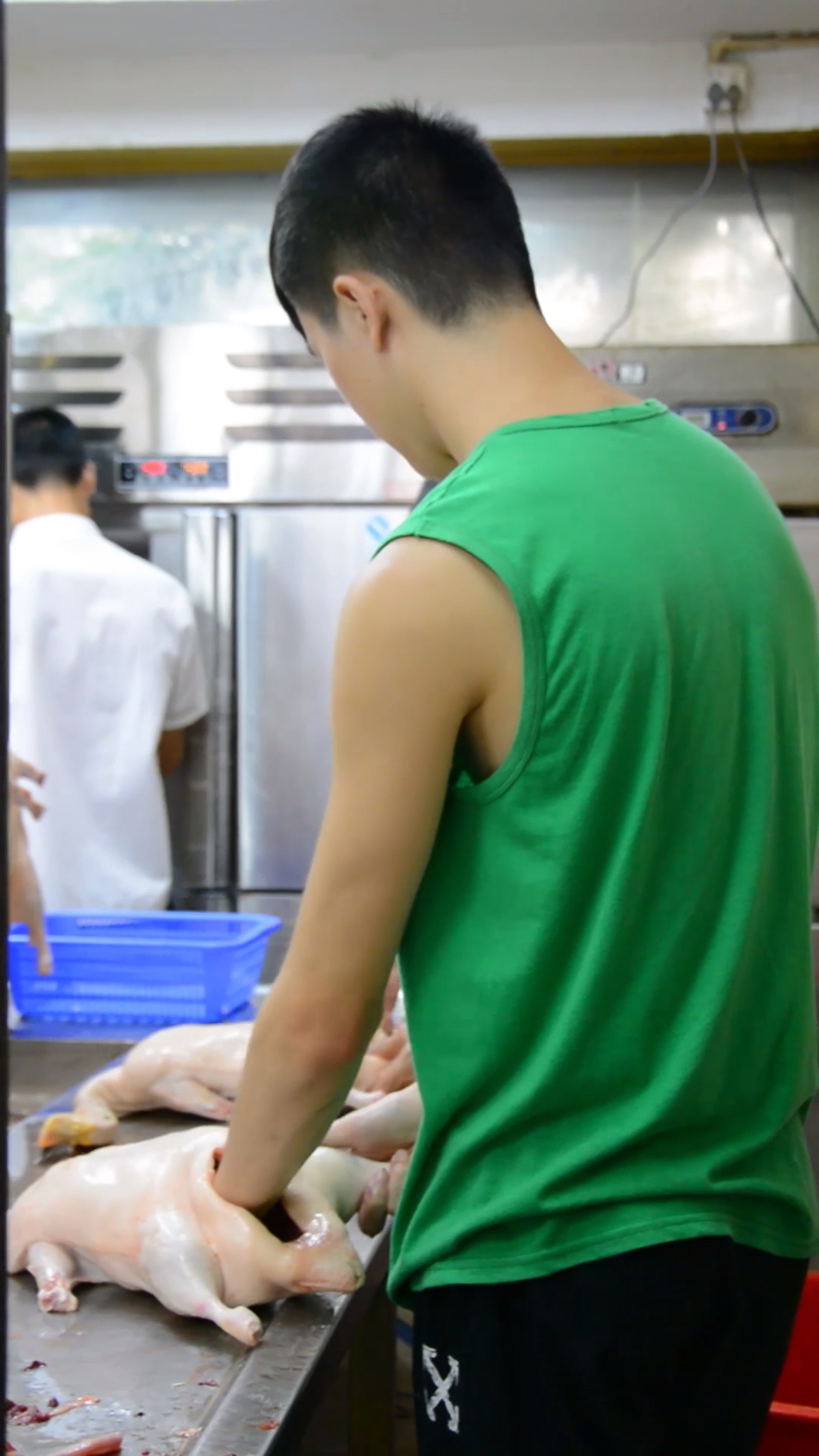 #自制美食#分享烧鸭光鸭取内脏手法,全程清晰详细