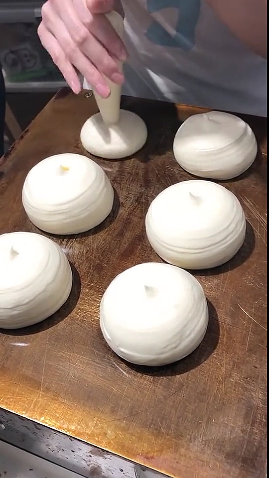 妈妈我饿了!我想吃旺仔大馒头!馋了馋了!