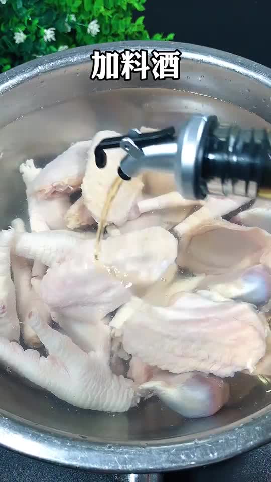 在家做一锅麻辣卤味,的确太享用了,做法简略哦