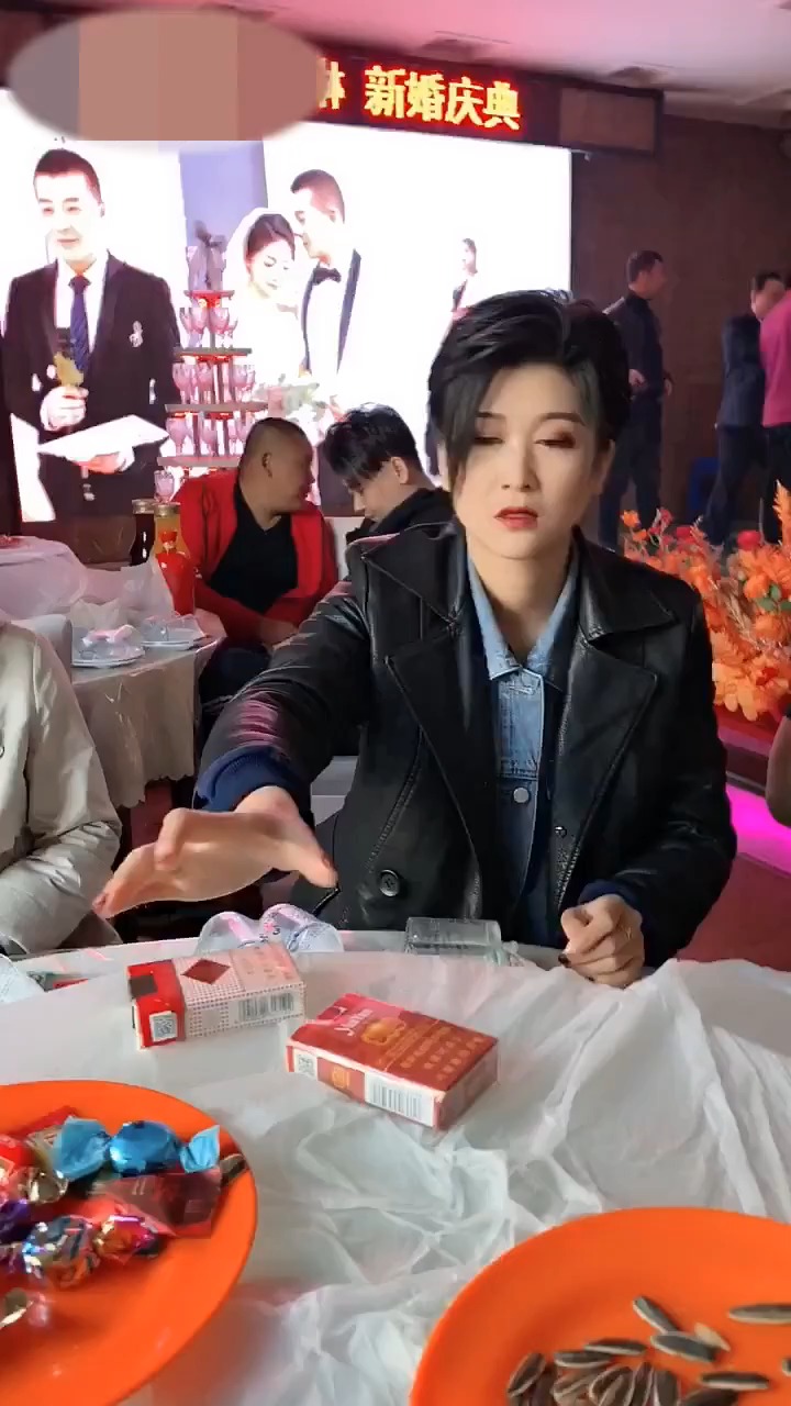 #搞笑段子剧#作为一个常吃酒席的女人每次都会遇到这种情况