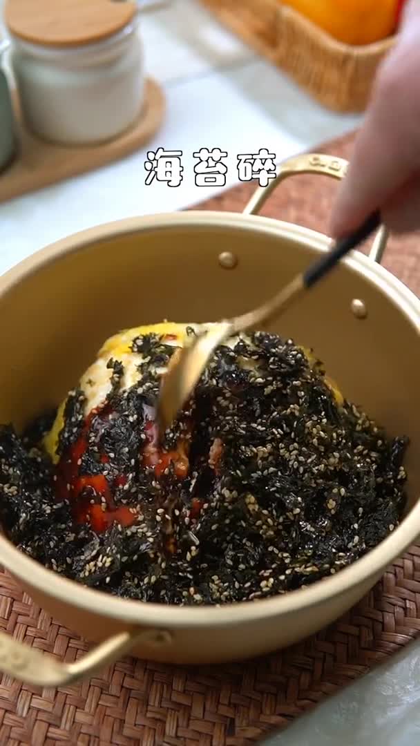 #我要上热门#.不知道吃什么的时候,来一份鸡蛋拌饭吧,简单又方便还好吃鸡蛋拌饭石锅拌饭酱美