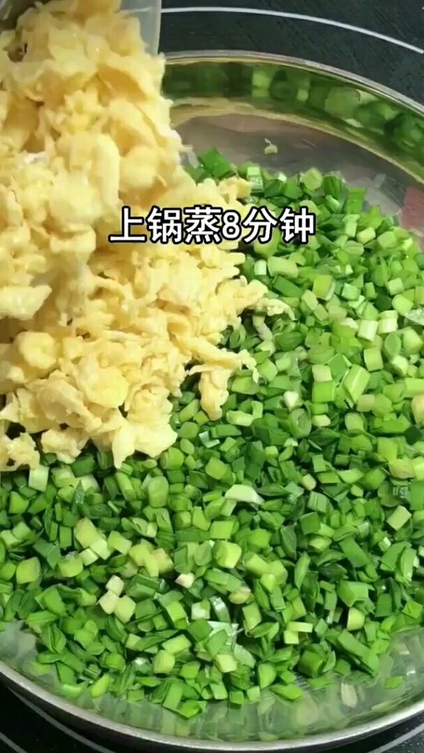 自家制作南方叫春卷,北方叫韭菜盒子。点个赞呗
