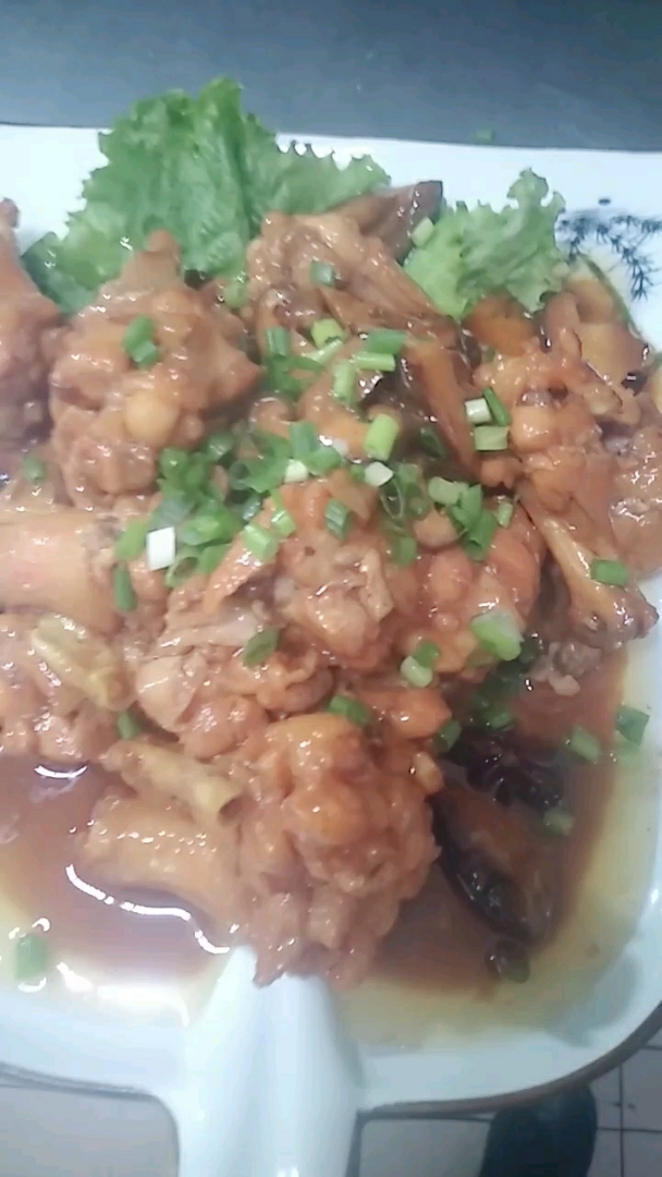 香菇压鸡翅根