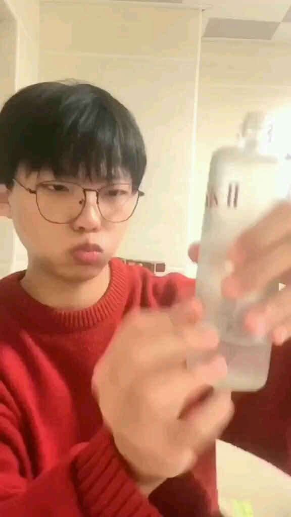 老妹,好用吗?@麻辣墨鱼丸 #整蛊整蛊 #妹妹妹妹妹妹妹妹妹妹