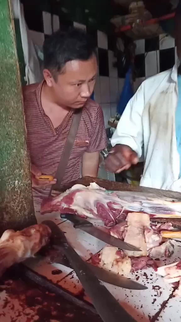 去买肉