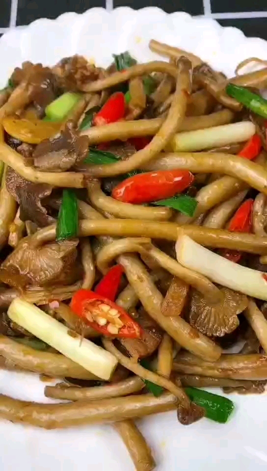 茶树菇嘎嘎香!