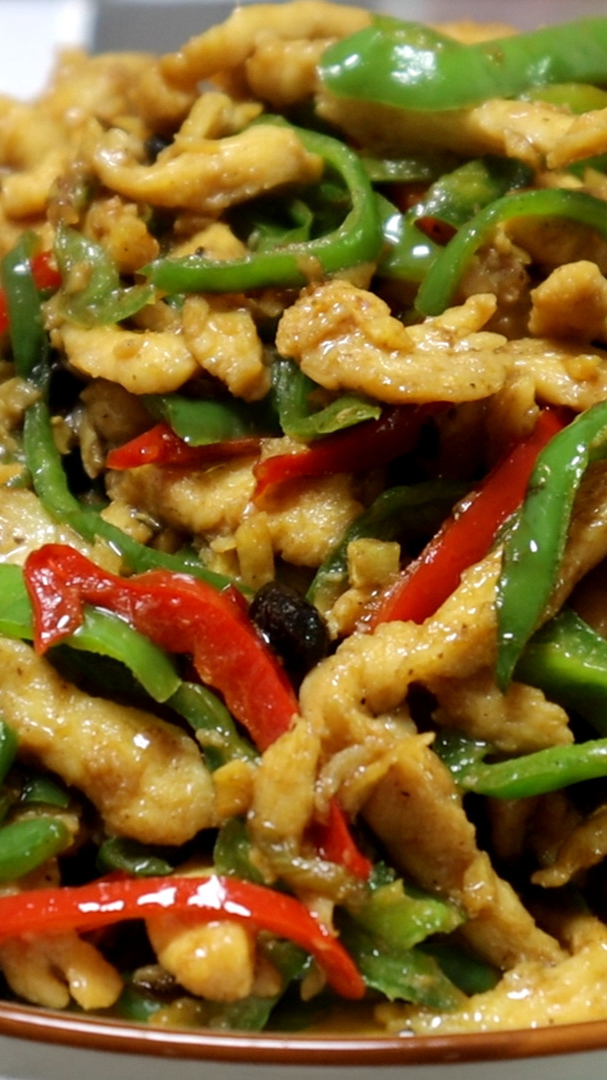 为什么有些快餐店里的青椒肉丝便宜而且好吃?今天就给大家分享一个不一样的青椒肉丝的