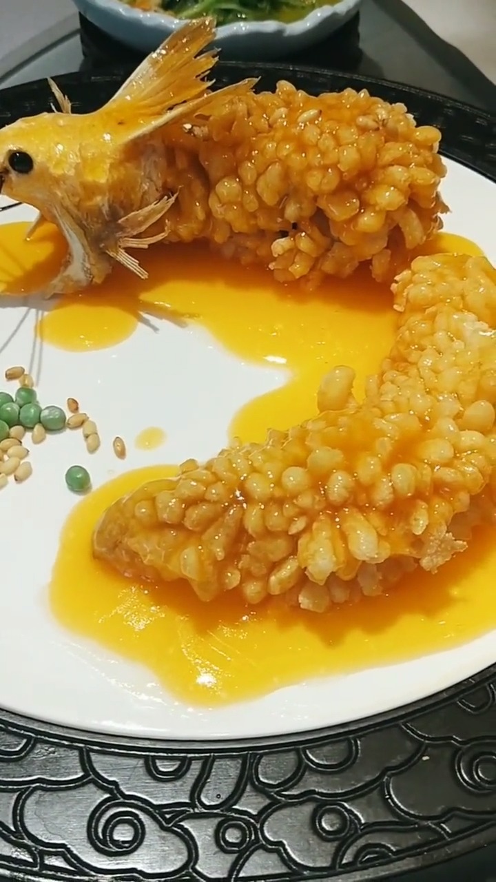 好吃的菠萝饭和松鼠鱼