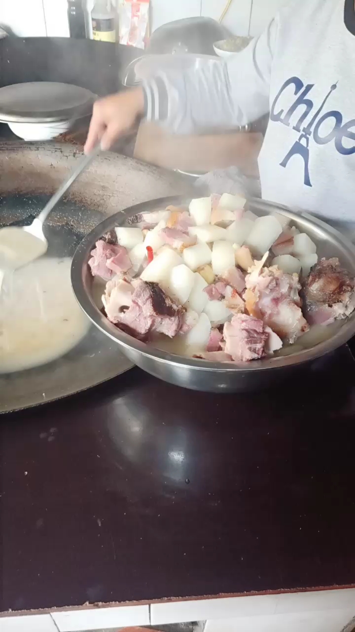 腊猪蹄炖白萝卜